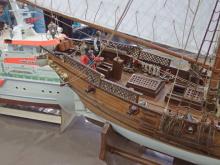 Detail jedné z plachetnic