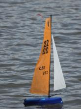 Moje Footy s nasazeným stěžněm