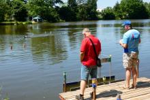 Na správné dokování parníků v Ledenicích dohlížel Pavel Sviták.