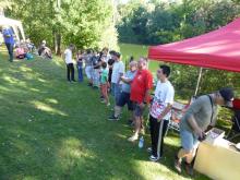 Pohled na většinu účastníků soutěže plachetnic Footy