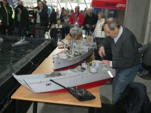 K vidění byl i vyloďovací člun.